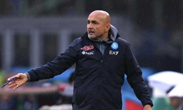 1684717378629046377.jpg spalletti.napoli.2022.23.penna.pioggia.750x450.jpg